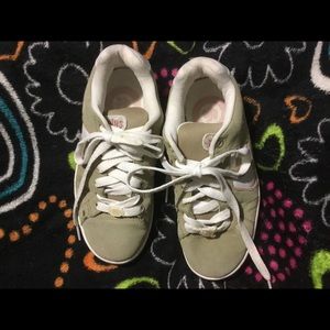 COPY - COPY - Entnes  tennis shoes